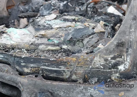 2005 Mini Cooper z USA, uszkodzony, nr VIN WMWRC33415TJ67078